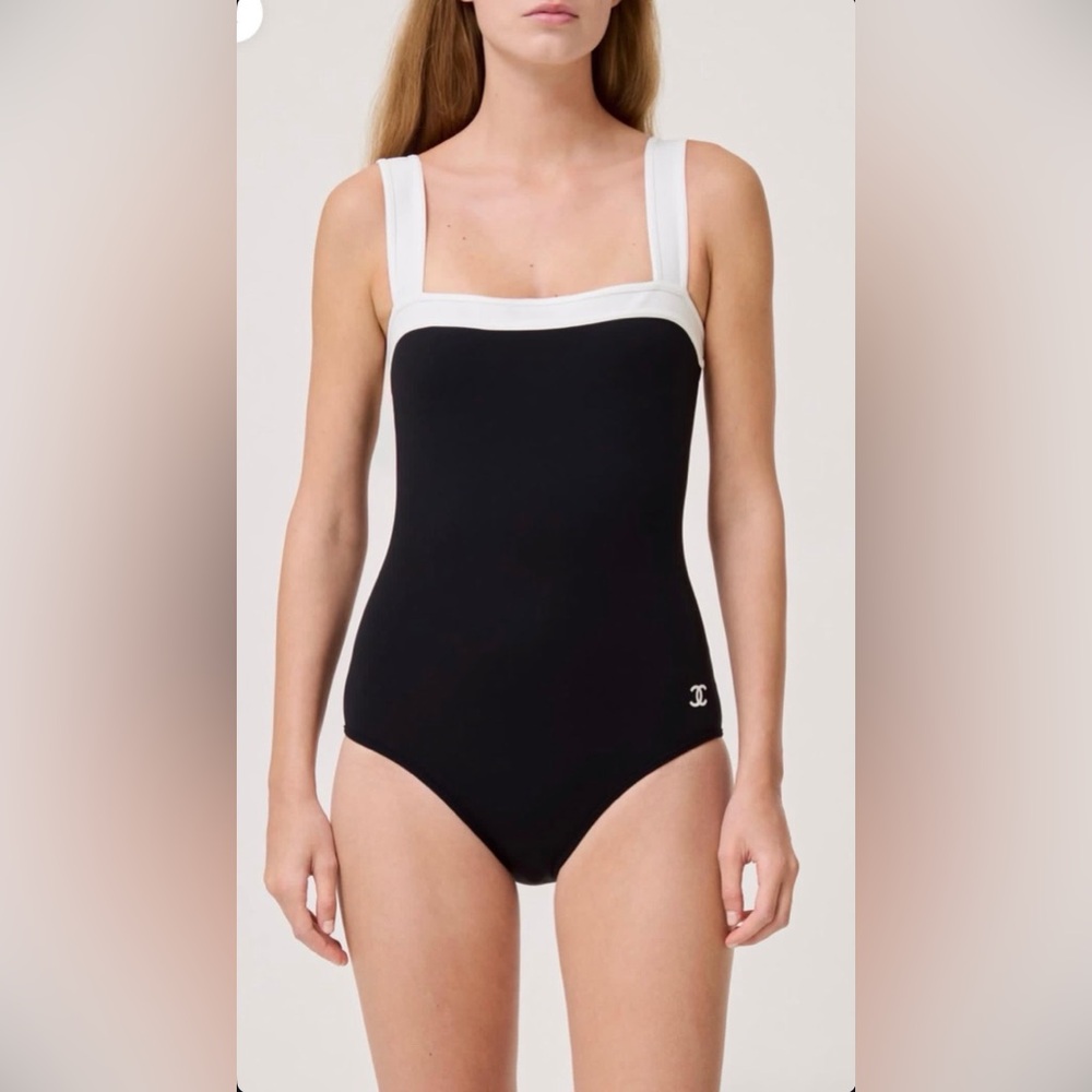 CHANEL 26S Black /White CC logo Swimsuit Size 42 NEW/Receipt SOLD